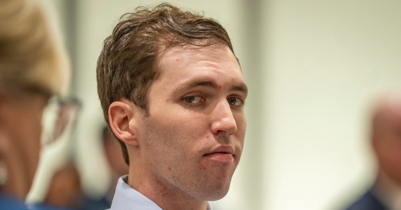 ❗⚖️🇺🇸 22-YEAR-OLD MAKES FIRST COURT APPEARANCE IN HIGH-PROFILE HOMICIDE CASE