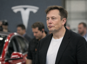 Elon Musk Claims Bill Gates Lost $10B Shorting Tesla